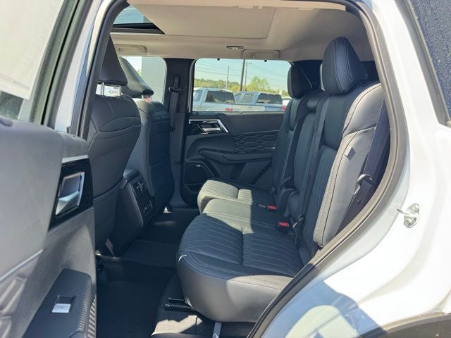 2026 Mitsubishi Outlander Base