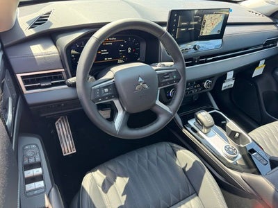 2026 Mitsubishi Outlander Base