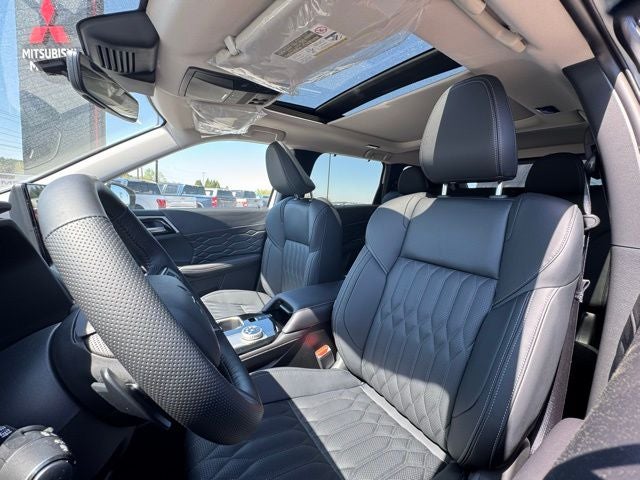 2026 Mitsubishi Outlander Base