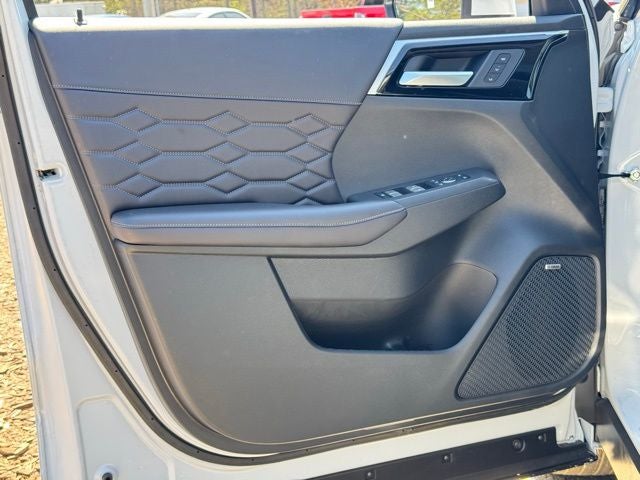 2026 Mitsubishi Outlander Base