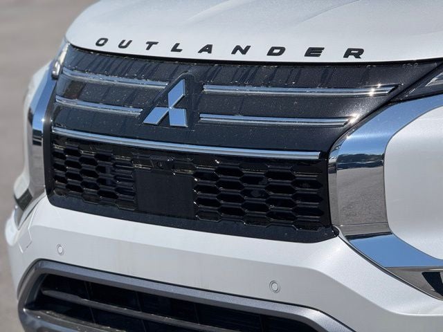 2026 Mitsubishi Outlander Base
