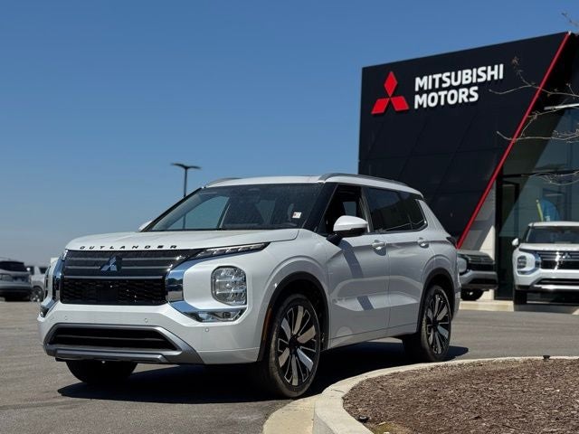 2026 Mitsubishi Outlander Base