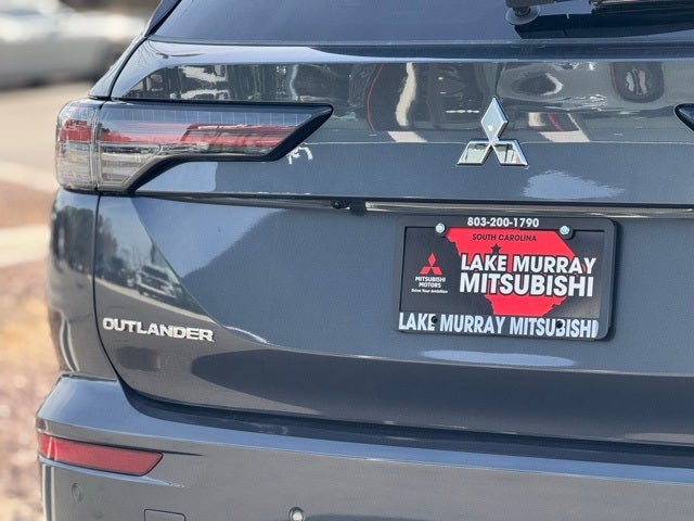 2026 Mitsubishi Outlander Base