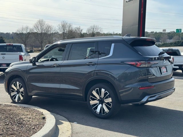 2026 Mitsubishi Outlander Base