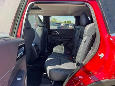 2026 Mitsubishi Outlander Base