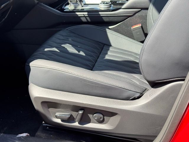 2026 Mitsubishi Outlander Base