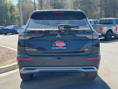 2026 Mitsubishi Outlander Base