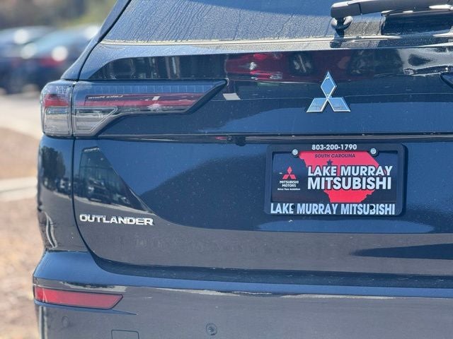 2026 Mitsubishi Outlander Base