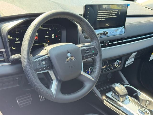 2026 Mitsubishi Outlander Base