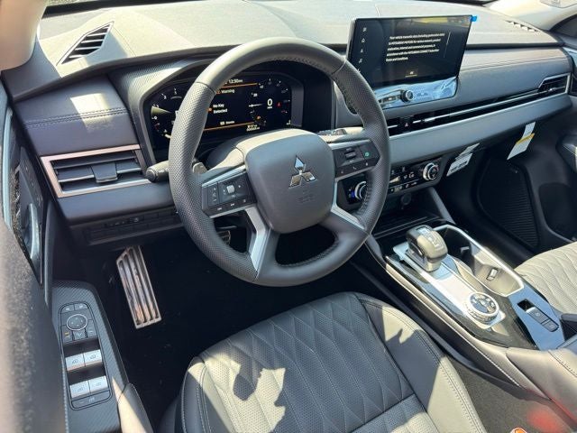 2026 Mitsubishi Outlander Base