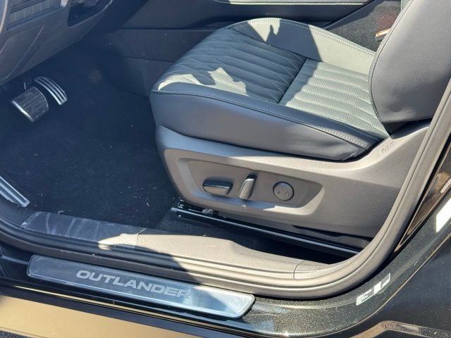 2026 Mitsubishi Outlander Base