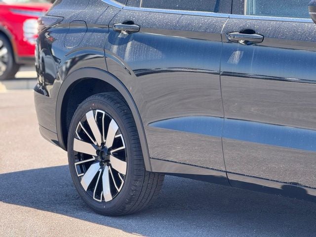 2026 Mitsubishi Outlander Base