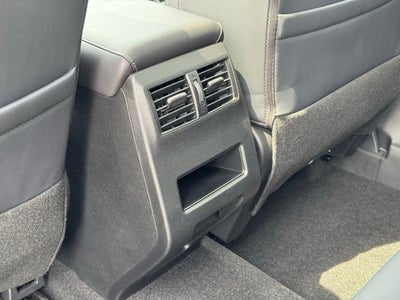 2025 Mitsubishi Outlander Base