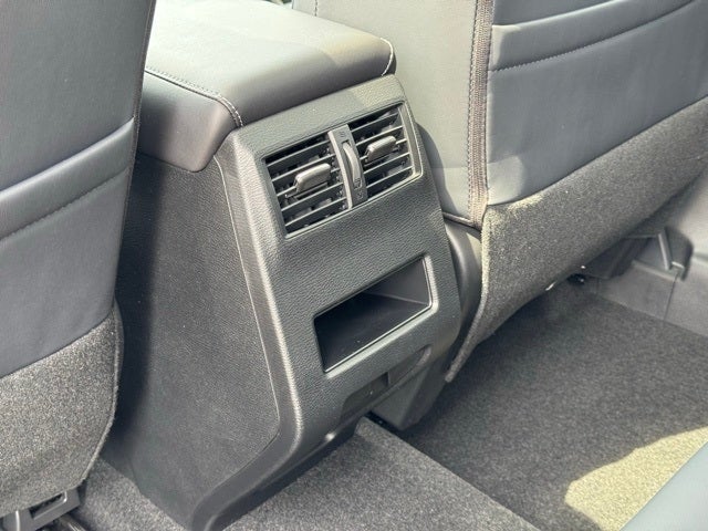 2025 Mitsubishi Outlander Base