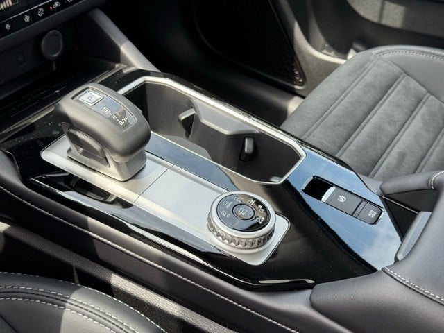 2025 Mitsubishi Outlander Base