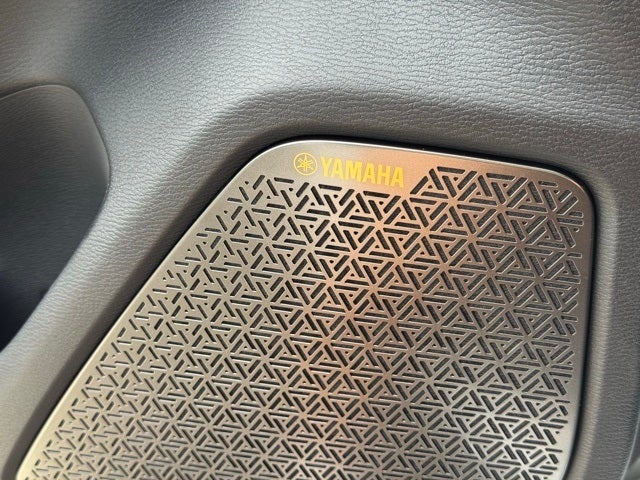 2025 Mitsubishi Outlander Base