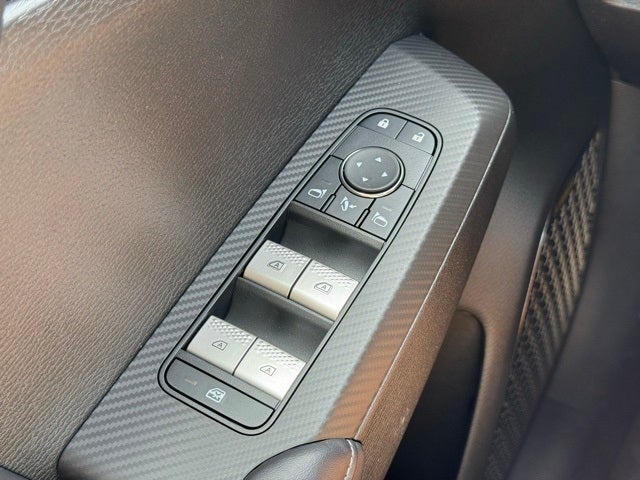 2025 Mitsubishi Outlander Base