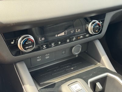 2025 Mitsubishi Outlander Base