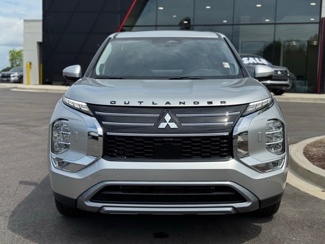 2025 Mitsubishi Outlander Base