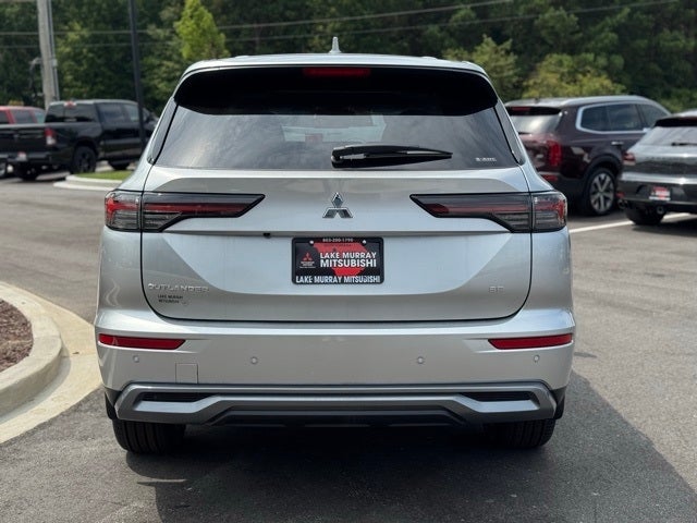 2025 Mitsubishi Outlander Base