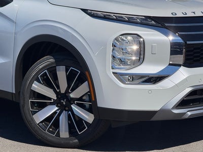 2025 Mitsubishi Outlander Base