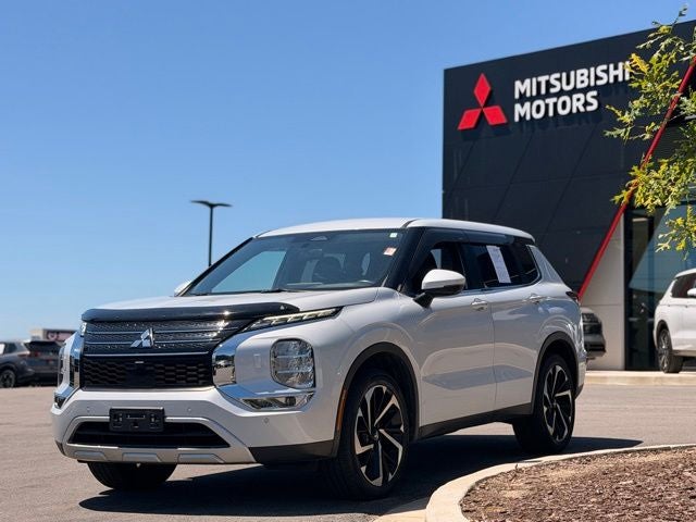 2024 Mitsubishi Outlander SE