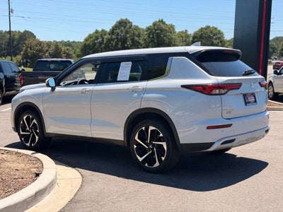 2024 Mitsubishi Outlander SE