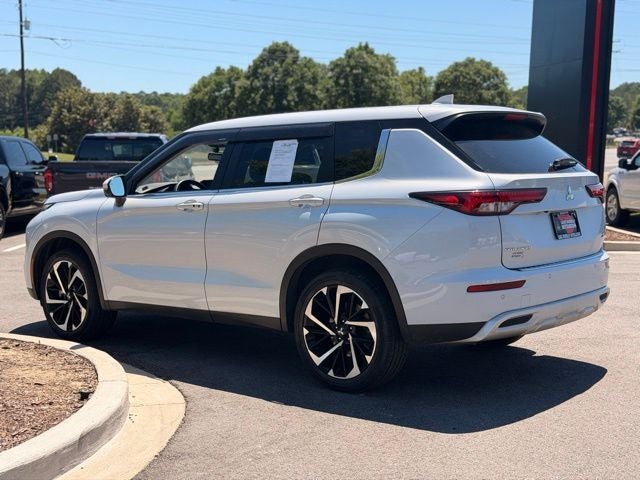 2024 Mitsubishi Outlander SE