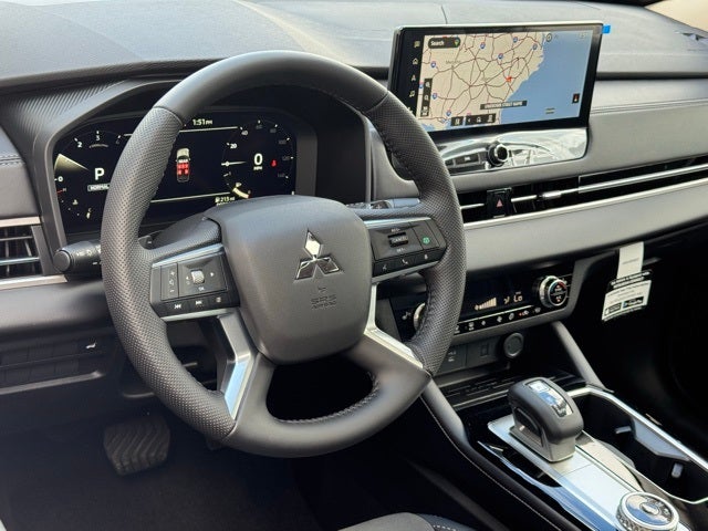 2025 Mitsubishi Outlander Base