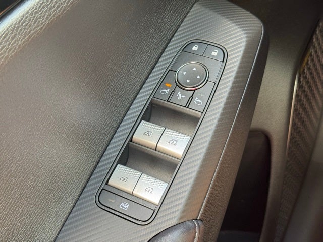 2025 Mitsubishi Outlander Base