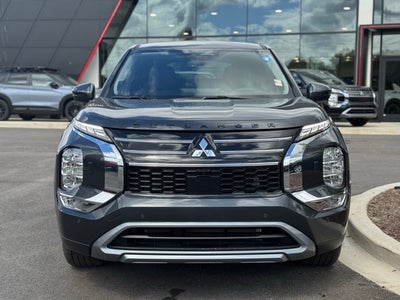 2025 Mitsubishi Outlander Base