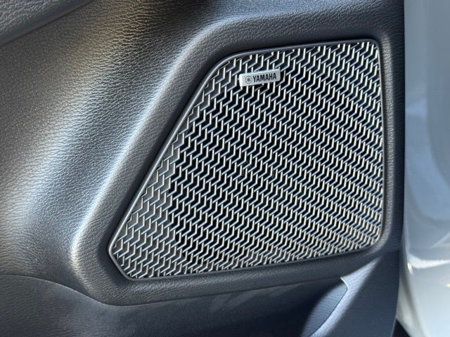 2025 Mitsubishi Outlander Base