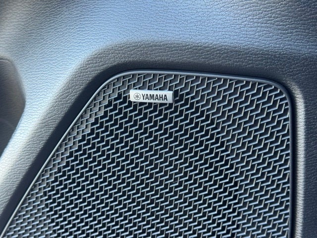 2025 Mitsubishi Outlander Base