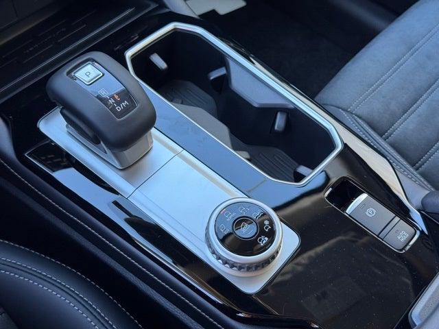 2025 Mitsubishi Outlander Base