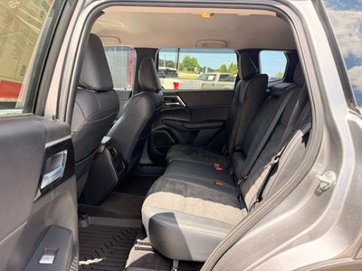 2024 Mitsubishi Outlander SE