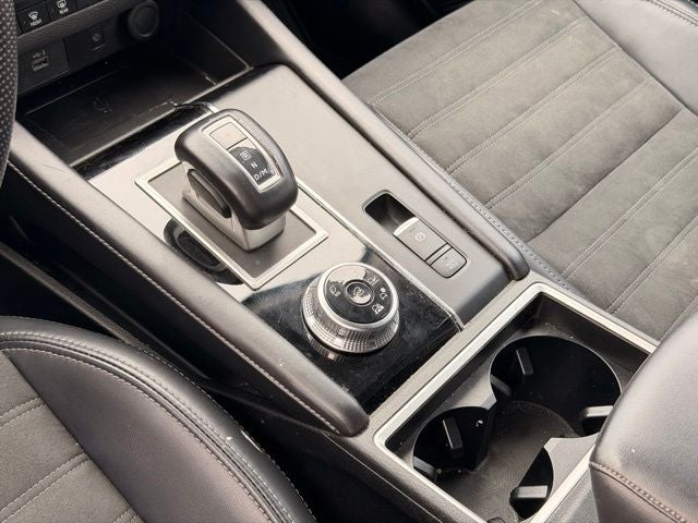 2024 Mitsubishi Outlander Base