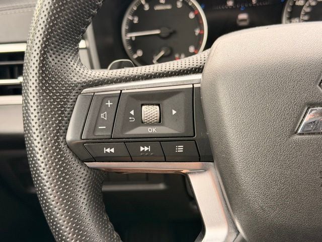 2024 Mitsubishi Outlander Base