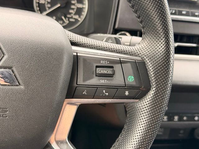 2024 Mitsubishi Outlander Base