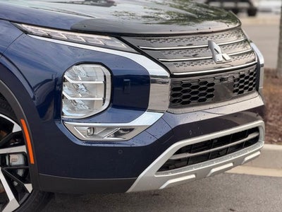 2024 Mitsubishi Outlander Base