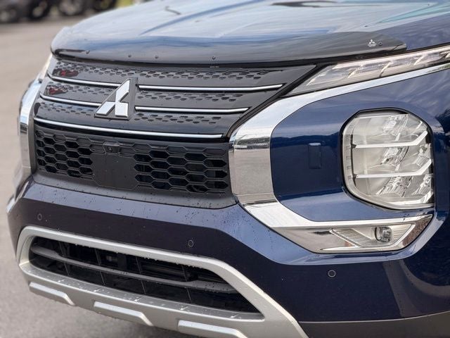 2024 Mitsubishi Outlander Base