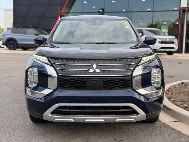 2024 Mitsubishi Outlander Base
