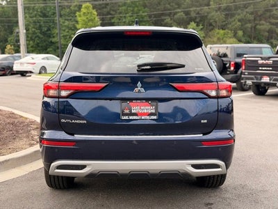 2024 Mitsubishi Outlander Base
