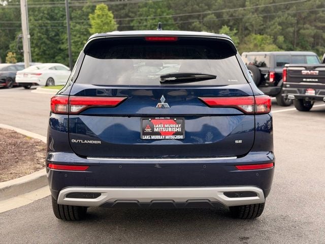 2024 Mitsubishi Outlander Base