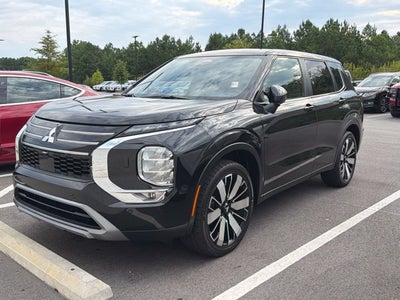 2025 Mitsubishi Outlander Base