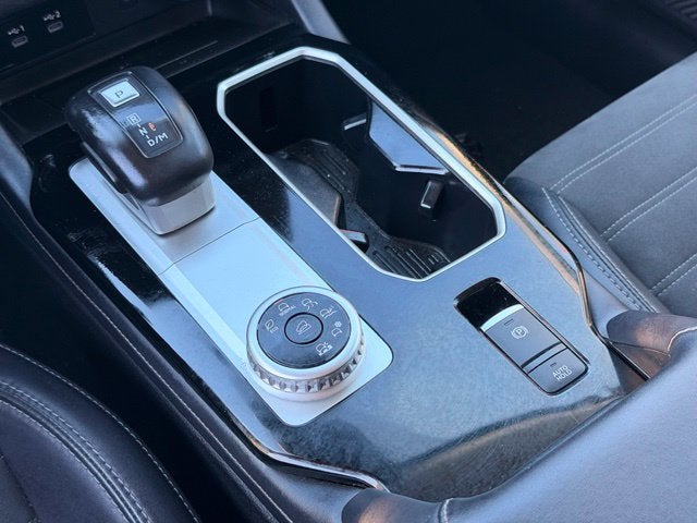 2025 Mitsubishi Outlander Base