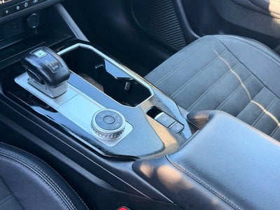 2025 Mitsubishi Outlander Base