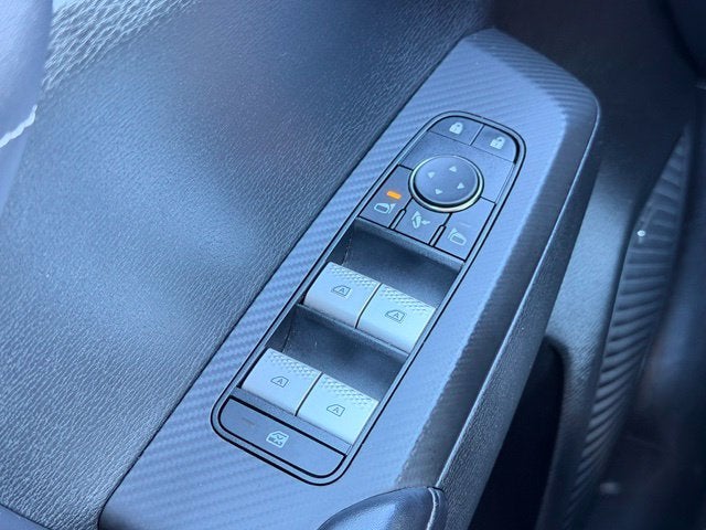 2025 Mitsubishi Outlander Base