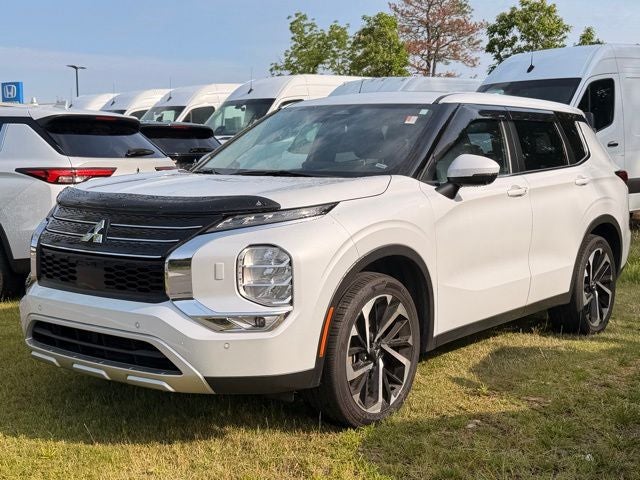 2024 Mitsubishi Outlander SE S-AWC's photo