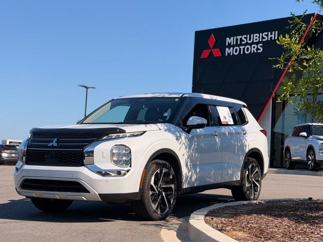 2024 Mitsubishi Outlander SE