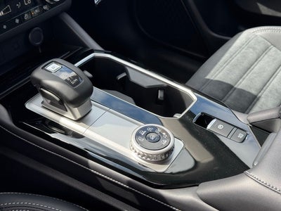 2025 Mitsubishi Outlander Base